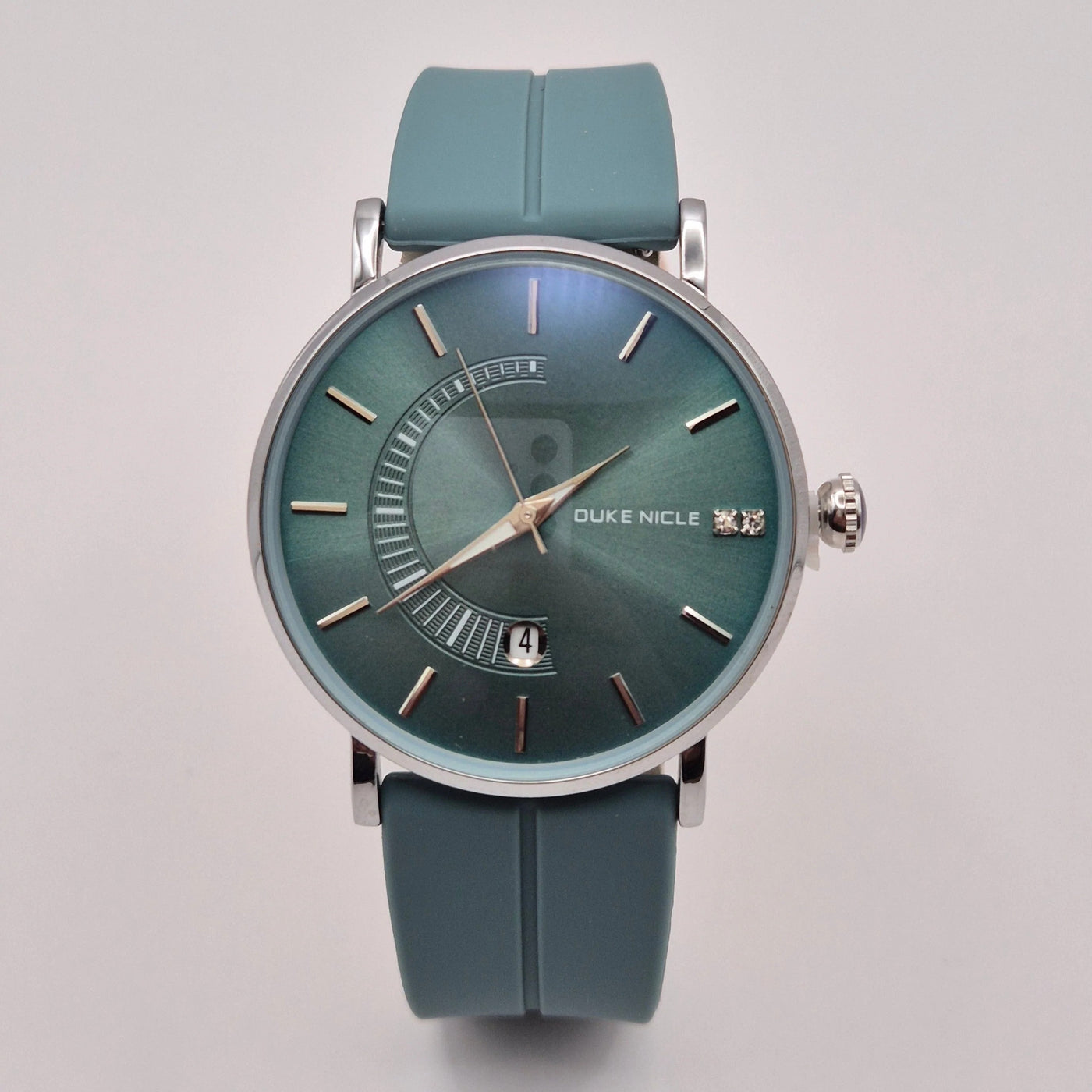 Green Elegance: DUKE NICLE Timepiece