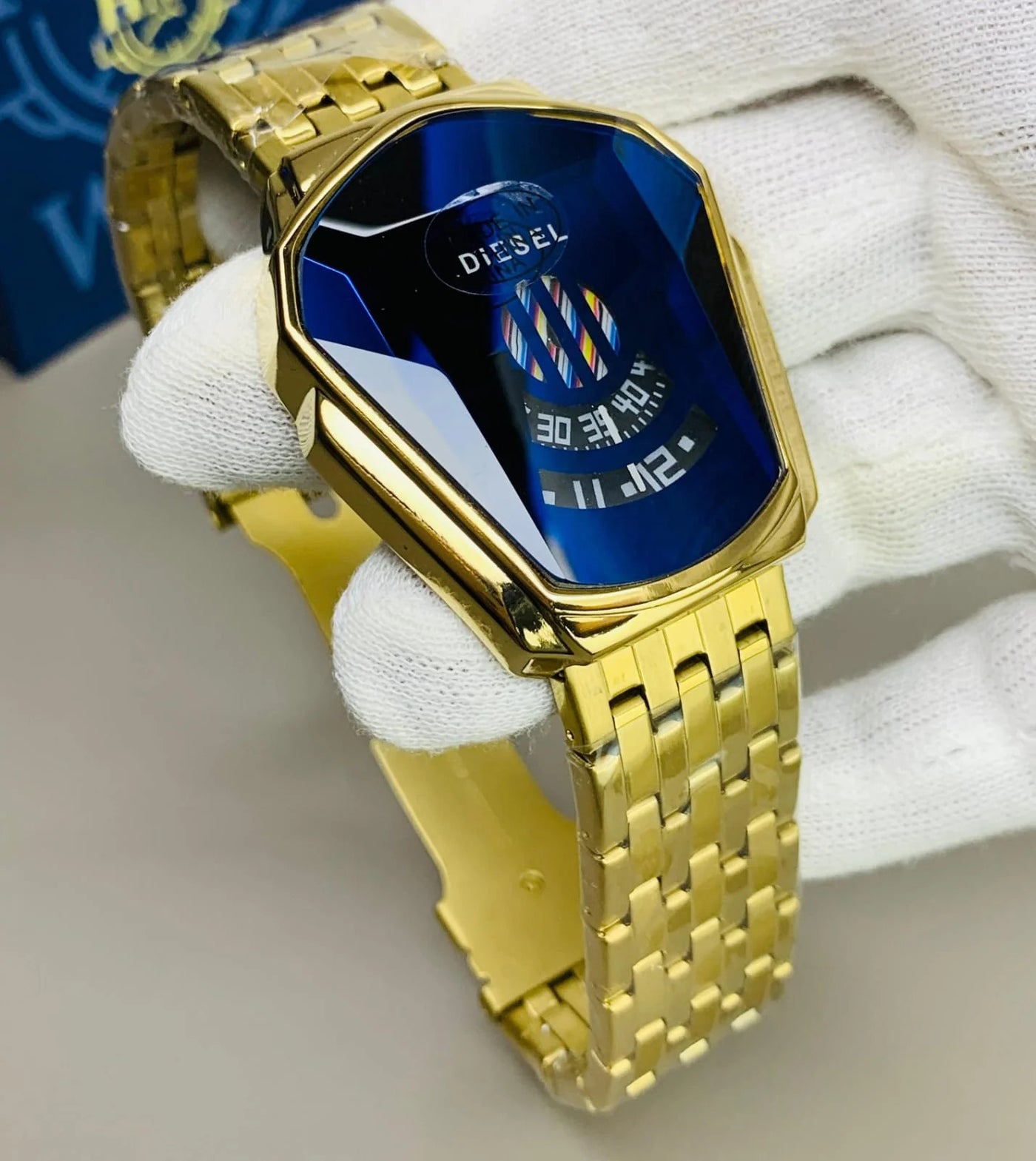 Dinar  Iron man Luxury Men's Watch